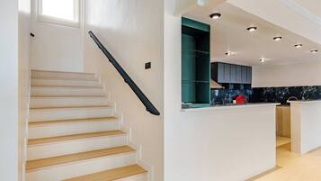 Villa, 5 Bedrooms, Smoking, Private Pool | Interior