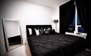 Unclassified image, 2 of 8, button