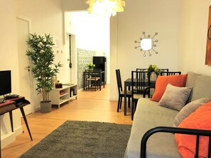 TV - SJ1E + SJ1D Spacious & Comfortable | 2 Apts | A/C (Lisboa ciudad)