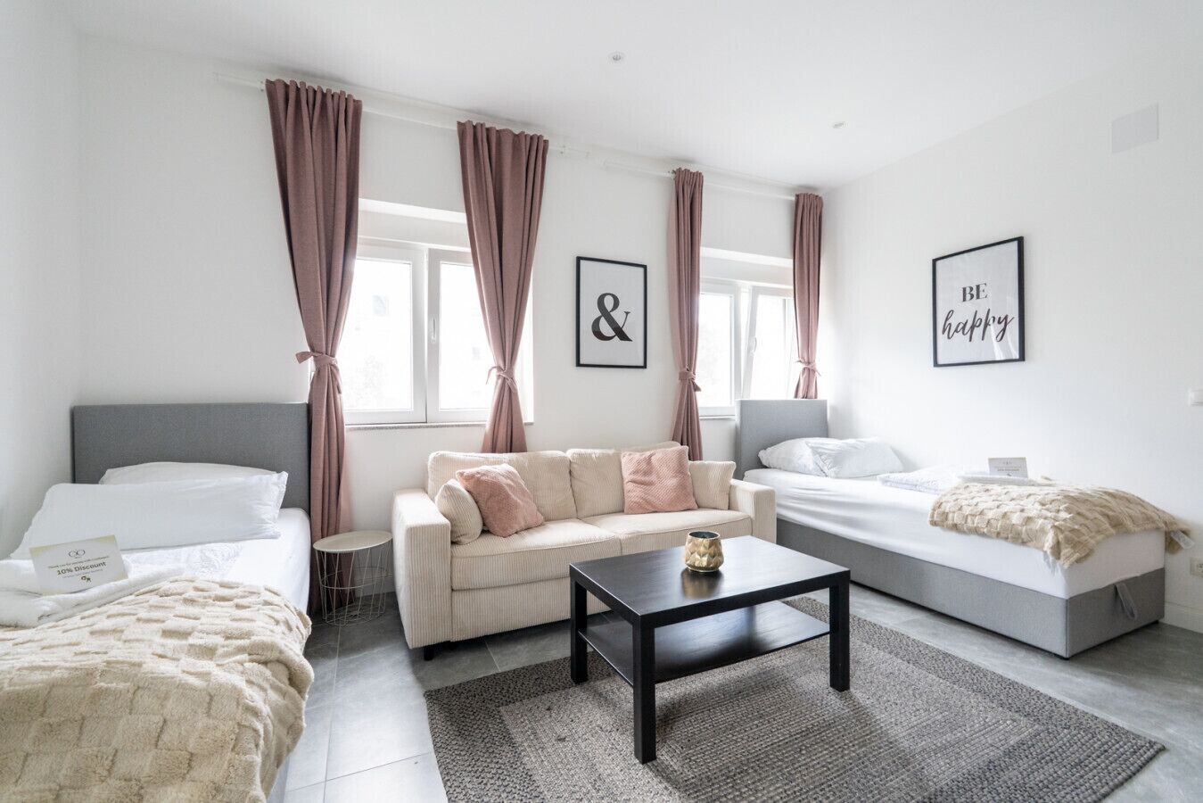 Desk, iron/ironing board, WiFi, bed sheets