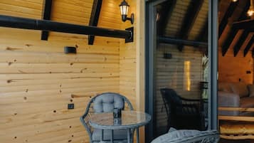 Comfort Suite | Outdoor dining