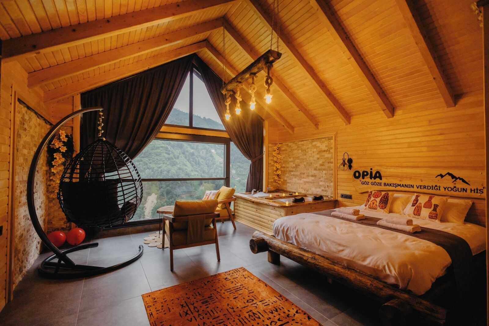 Deluxe Suite | Free WiFi