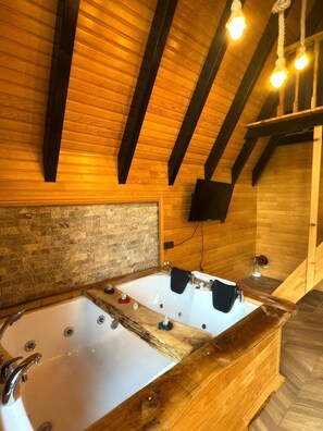 Comfort Bungalow, Mountain View | Bathroom | Free toiletries, towels, soap, shampoo - Opiaa Dağ Evleri (Rize)