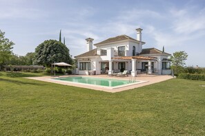 Pool - Villa 'Arcos Golf Jacaranda 11' with Mountain View, Wi-Fi and Air Conditioning (Arcos de la Frontera)