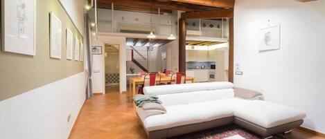 Deluxe Apartment, 2 Bedrooms, Non Smoking, Tower | Living area