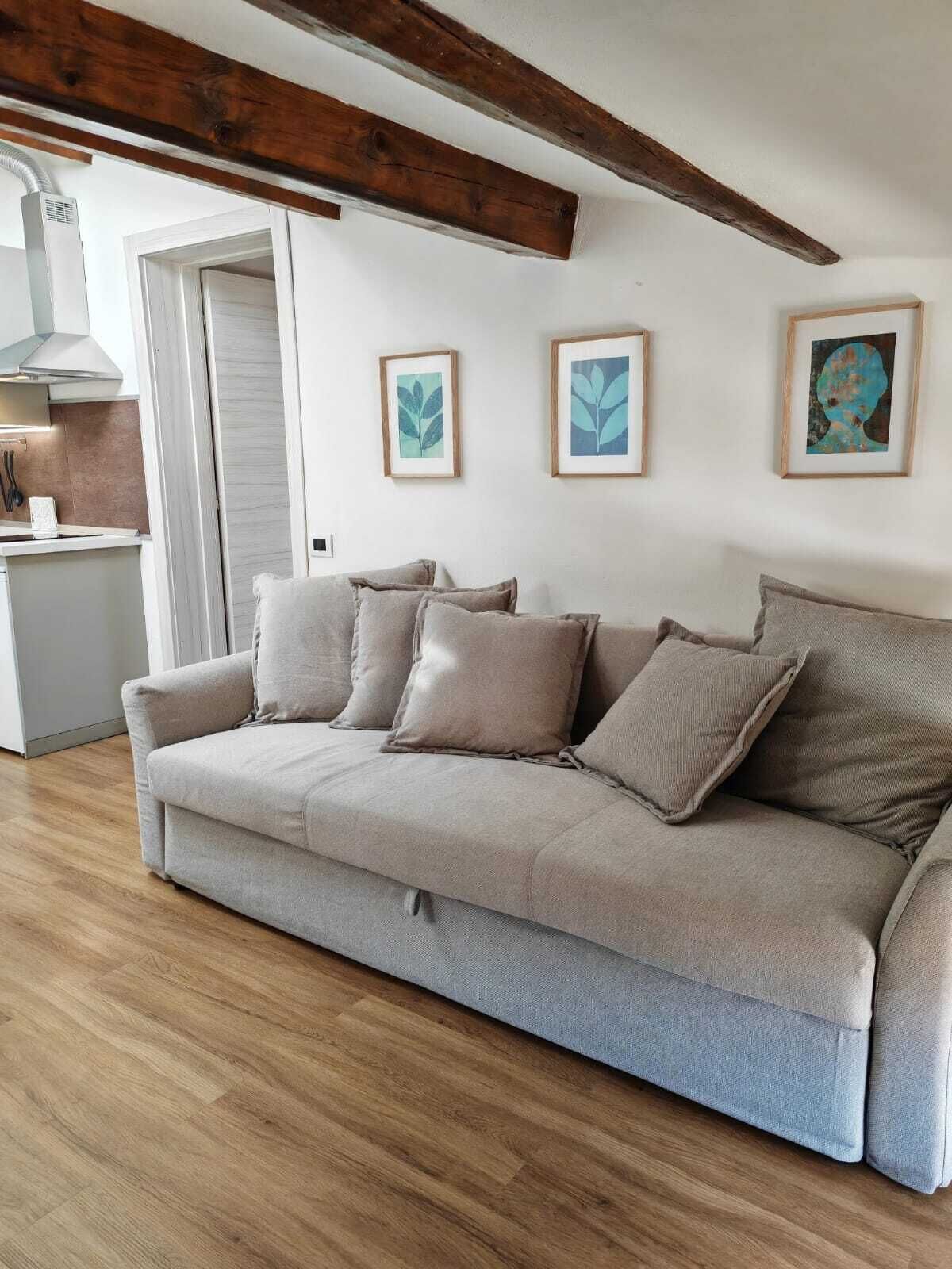 Comfort Apartment, 1 Bedroom, Non Smoking, Tower | Living area | 32-inch LED TV with digital channels