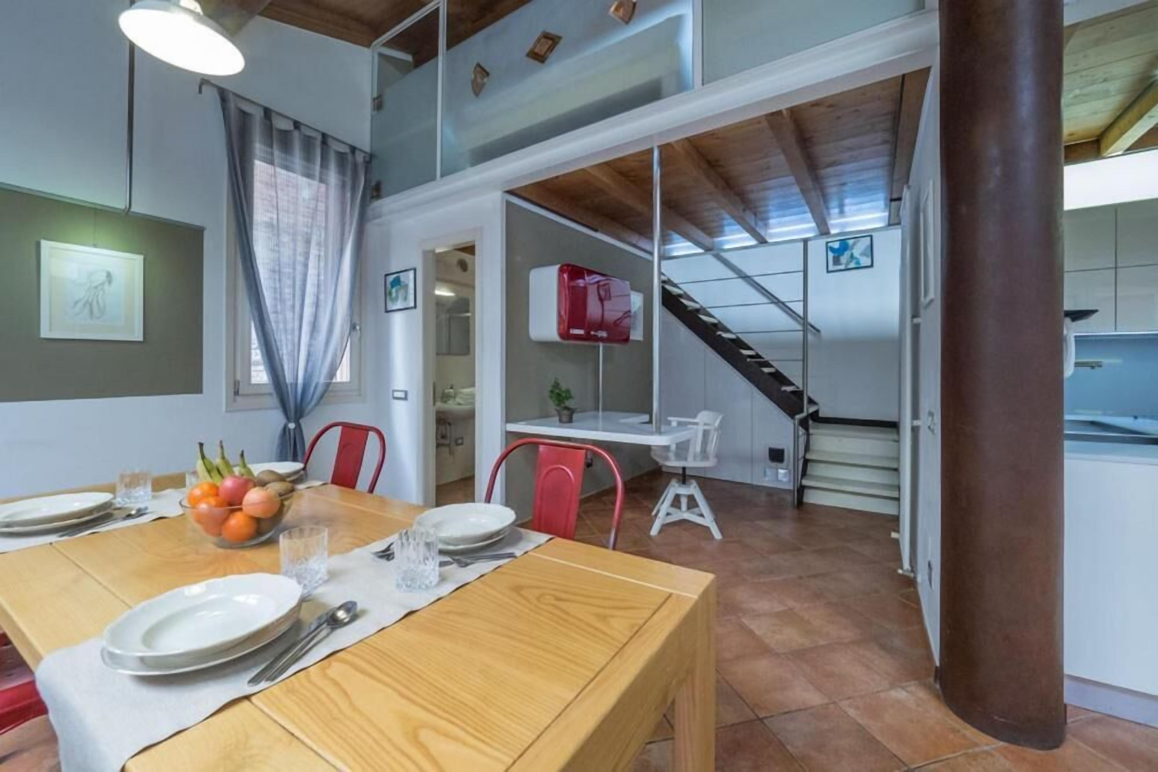 Deluxe Apartment, 2 Bedrooms, Non Smoking, Tower | Dining