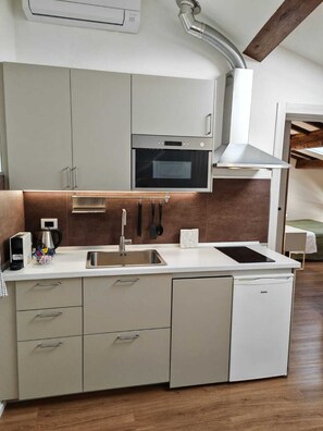 Appartement Confort, 1 chambre, non-fumeur, dans la tour | Cuisine privée