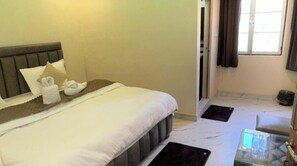 Deluxe Room, Mountain View | Free WiFi