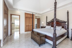 5 dormitorios, tabla de planchar con plancha, wifi y ropa de cama