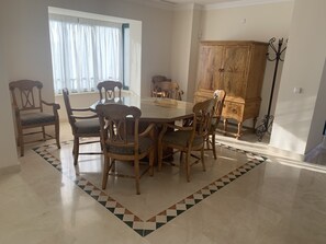 Unclassified image, 5 of 21, button