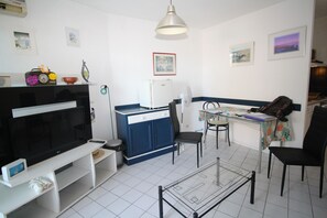 Interior - Studio cabin with terrace in Canet-Plage (Canet-en-Roussillon)