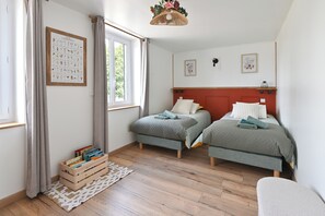 3 chambres, fer et planche à repasser, Wi-Fi gratuit, draps fournis