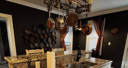 Whispering Well Manor - optional hot tub & short drive to Bucknell &Susquehanna