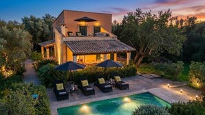 A two-story house with a swimming pool, outdoor seating, and a garden. - Son Roig - Campanet more than a holiday finca (Campanet)