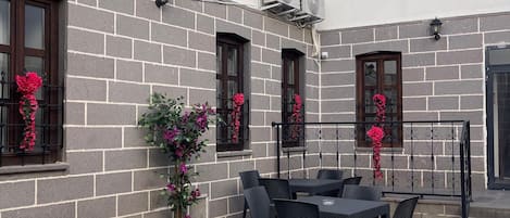 Habitación estándar | Restaurante al aire libre