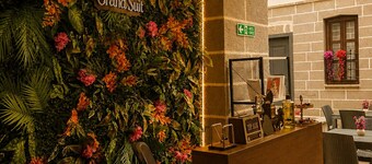 Grand sur butik otel