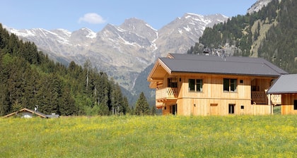 New Opening - Apartment 'Archerhof Rudis Hennenstoll' mit Bergblick, privatem Garten und WLAN