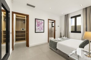 4 bedrooms, in-room safe, free WiFi, bed sheets