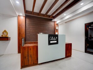 House | Reception - Collection O Warje Pune Guest House (Pune)