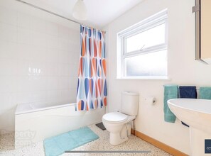 Unclassified image, 5 of 6, button - Cosy independent studio in a small village with countryside views (Richhill)