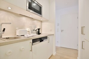 Fridge, microwave, stovetop, dishwasher - Ostseeglück Apartment 303 (Timmendorfer Strand)
