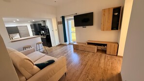 Living area - Modern 6 Pers. apartment in the heart of a Corsican village - Beach 10 min away (Cervione)