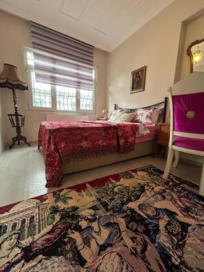 Standard Apartment - Bohemian Antique House in Colorful Balat (İstanbul)