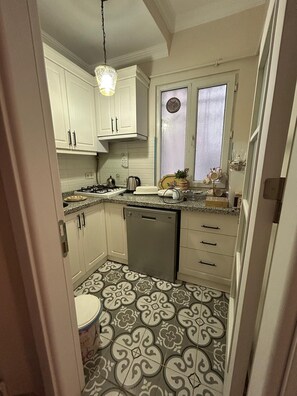 Standard Apartment | Private kitchen - Bohemian Antique House in Colorful Balat (İstanbul)