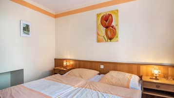 1 bedroom, WiFi, bed sheets