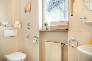 Douche, serviettes fournies