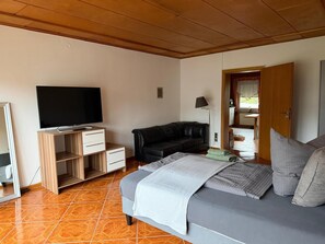 4 bedrooms, free WiFi, bed sheets