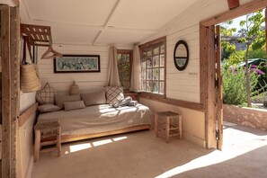 Klassiek huisje, uitzicht op tuin