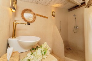 Classic Cabin, 1 Double Bed, Non Smoking, Garden View | Bathroom | Shower, free toiletries, hair dryer, towels - Haven Morocco (Tafedna)