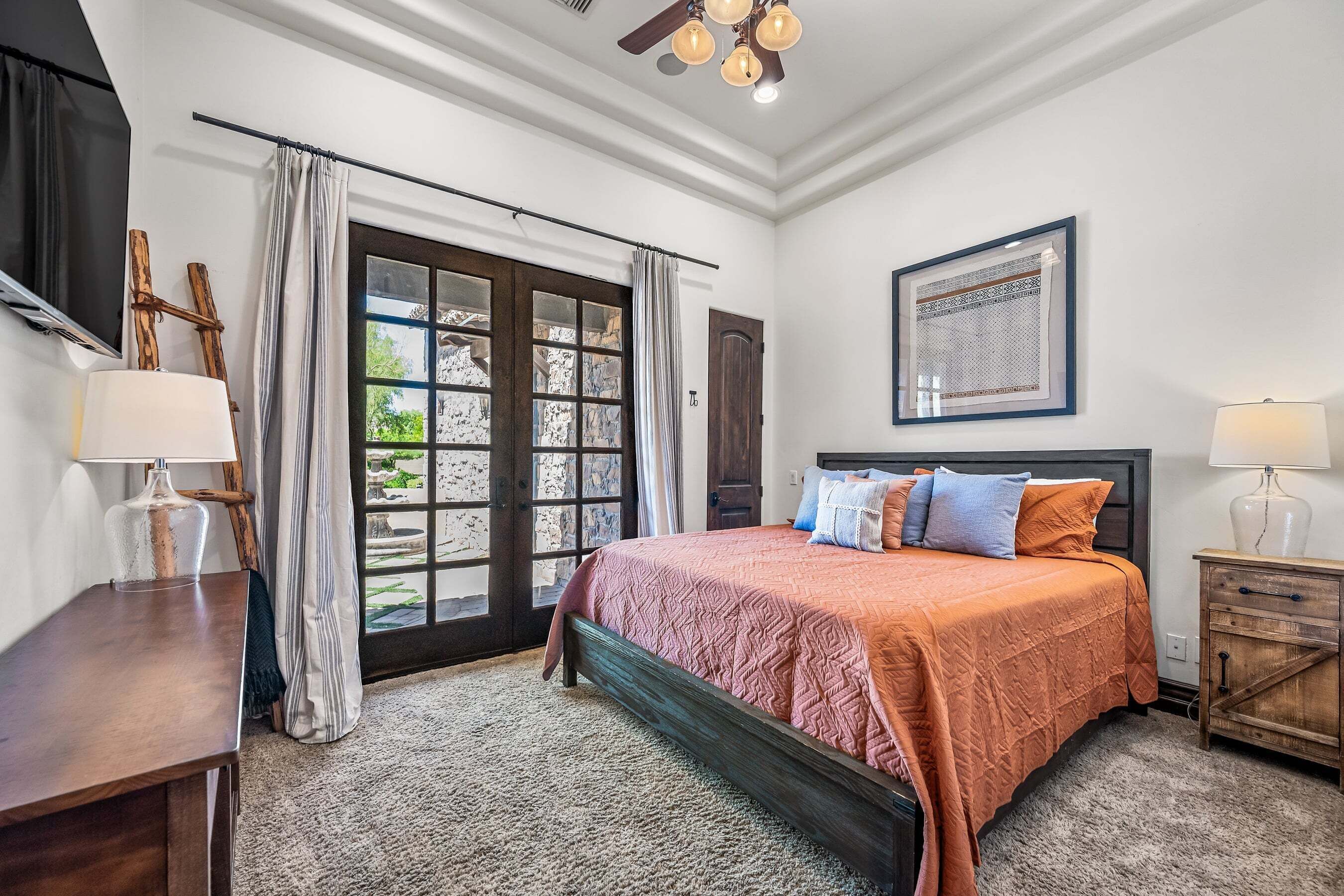6 habitaciones, tabla de planchar con plancha y wifi gratis 