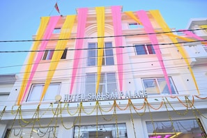 Exterior detail - Hotel Shri Sai Palace Ayodhya (Faizabad)