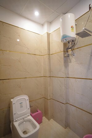 Habitació Deluxe | Bany | Tovalloles, sabó, xampú i paper higiènic 