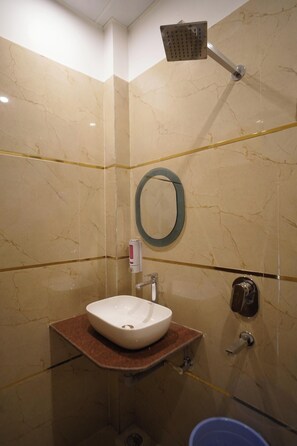 Deluxe Room | Bathroom - Hotel Shri Sai Palace Ayodhya (Faizabad)