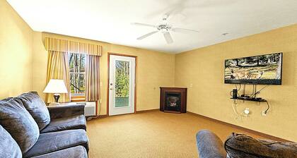 Accessible Lake Harmony Condo – Single-Level Comfort, Sleeps 6