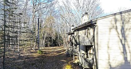 Accessible Lake Harmony Condo – Single-Level Comfort, Sleeps 6