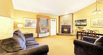 Spacious Two‑Level Stay Close to Skiing, Waterparks & Hiking