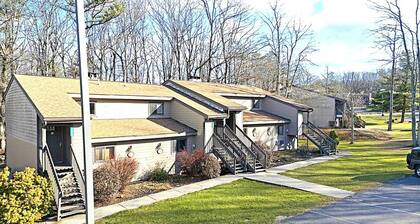 Spacious Two‑Level Stay Close to Skiing, Waterparks & Hiking
