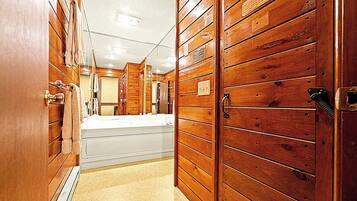 Shower, jetted tub, towels