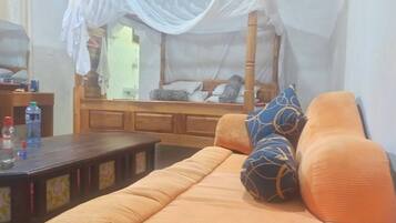 Dobbeltrom – deluxe, hageutsikt | Wi-fi (inkludert) og sengetøy