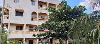 ブリティッシュ ホテル ムペケトニ  