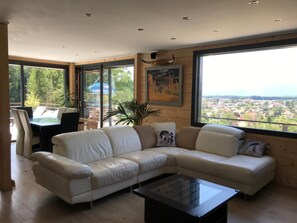 Unclassified image, 2 of 5, button - Vrbo Property (Douvaine)