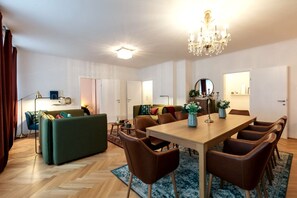 Dining - Elegant Apartment Vienna (Vienna)