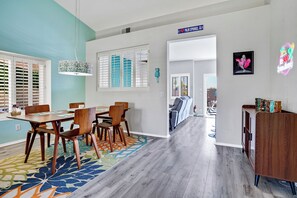 Dining - Casa Solara - A Ryson Property (Palm Springs)