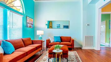 House, Multiple Beds, Patio, Garden View (Surf + Strand) | Living area