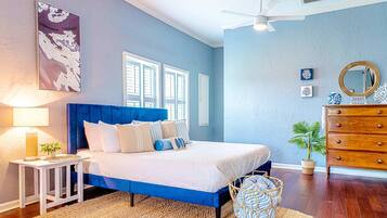 House, Multiple Beds, Patio, Garden View (Surf + Strand) | 2 bedrooms, individually decorated, individually furnished, bed sheets